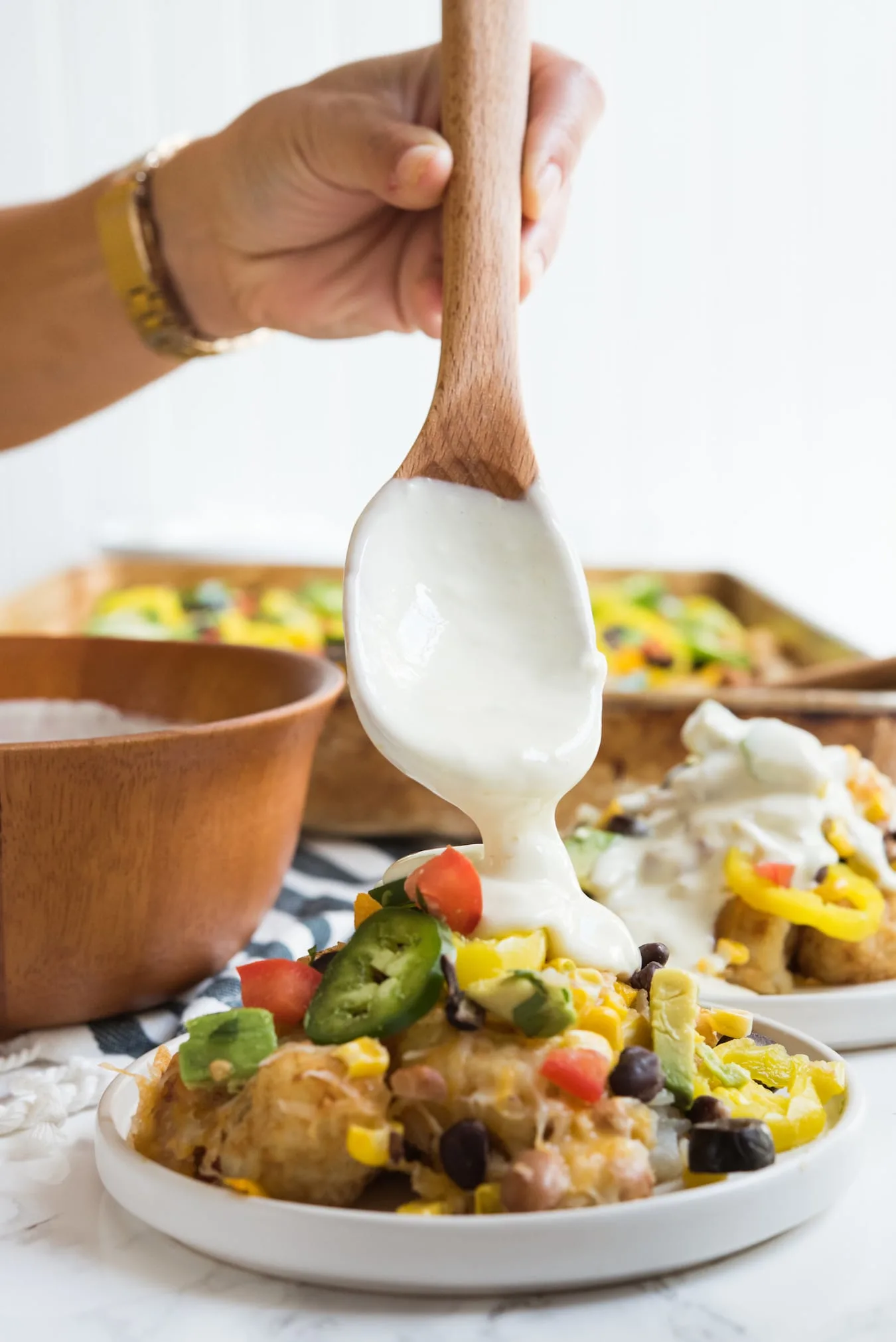 Easy game day recipes - loaded tater tot nachos from @cydconverse!