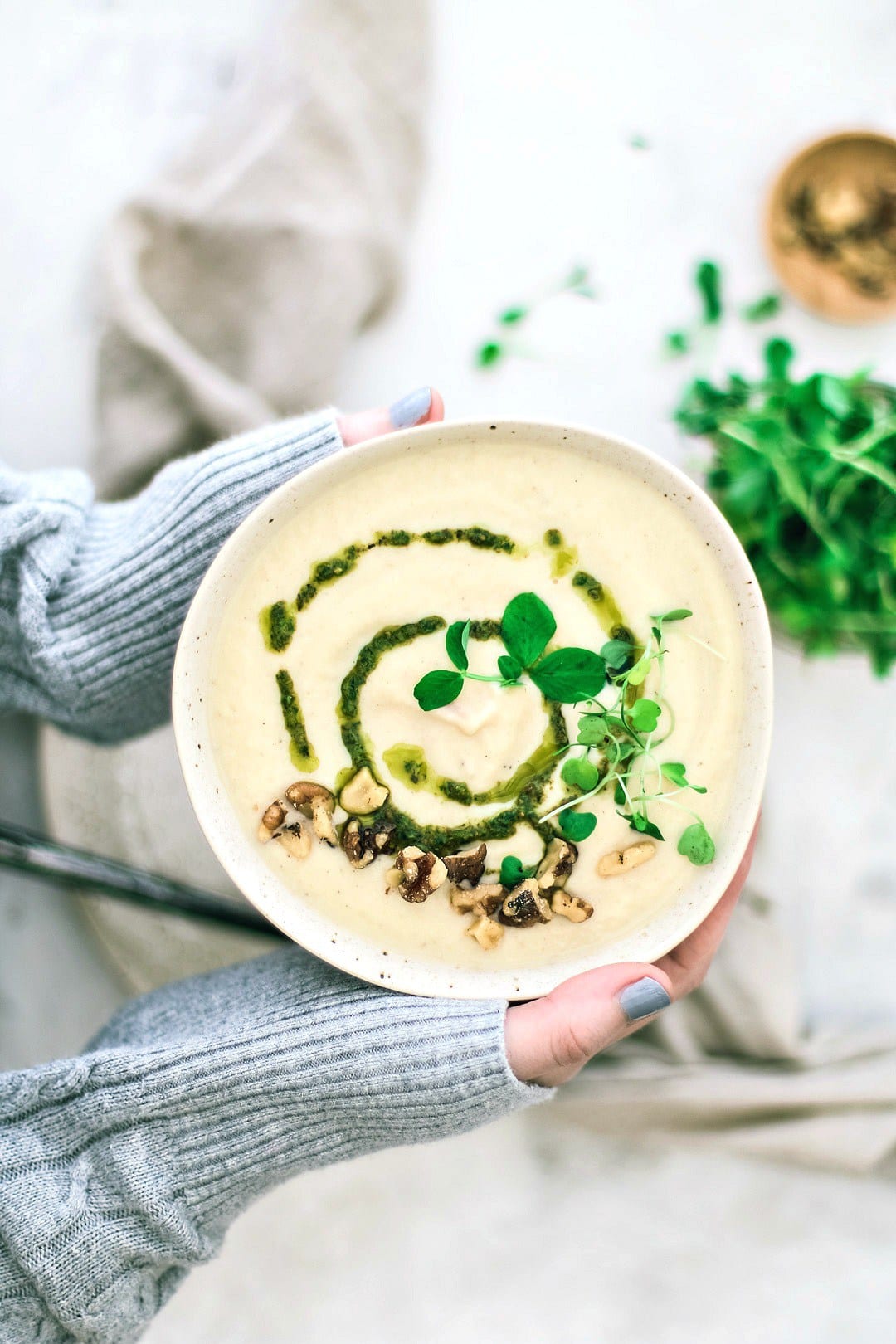 One-Pot Cauliflower Soup | Thanksgiving recipes via entertaining blog @cydconverse