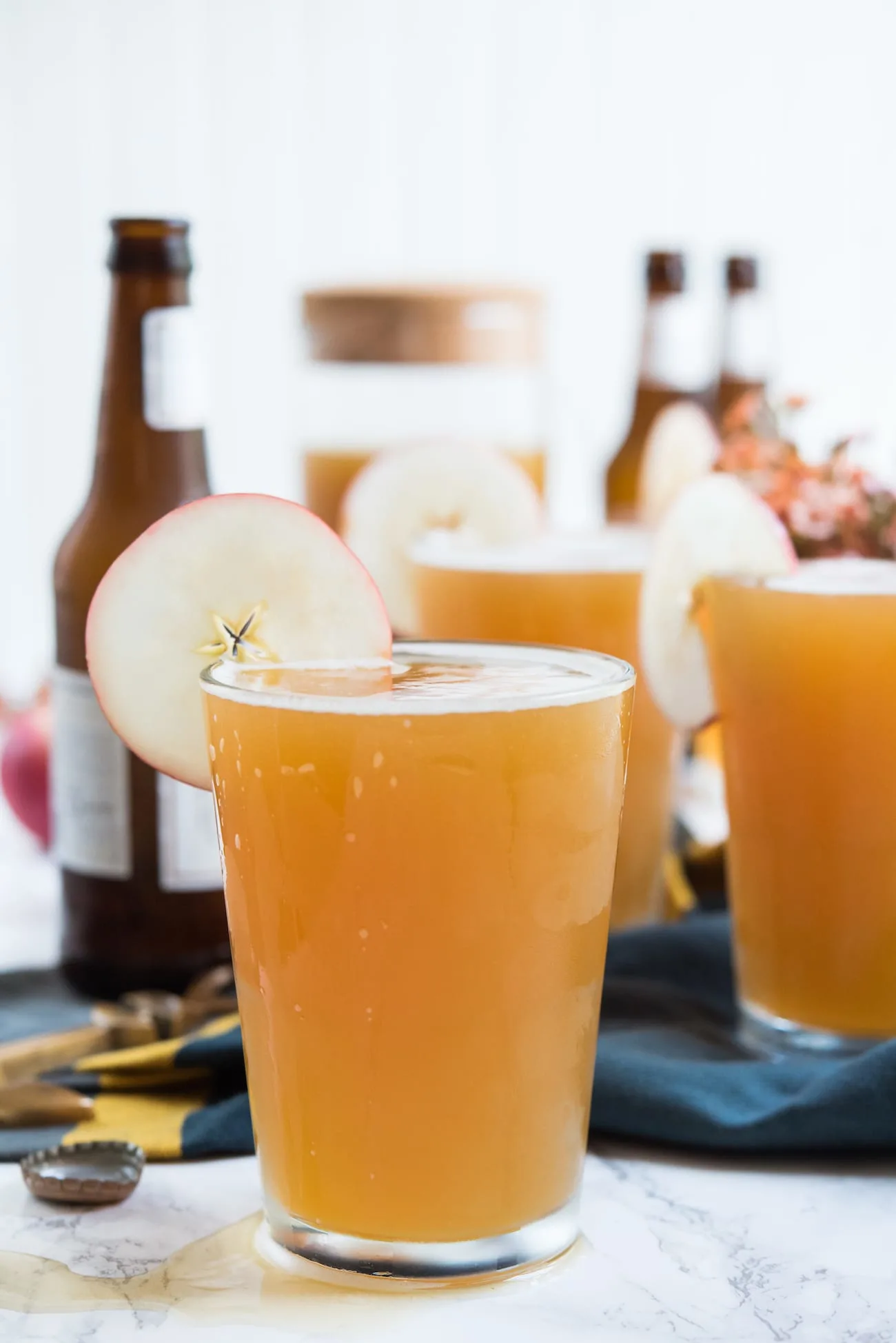 Apple Cider Beermosa | Entertaining tips, party ideas, recipes and more from entertaining blog @cydconverse