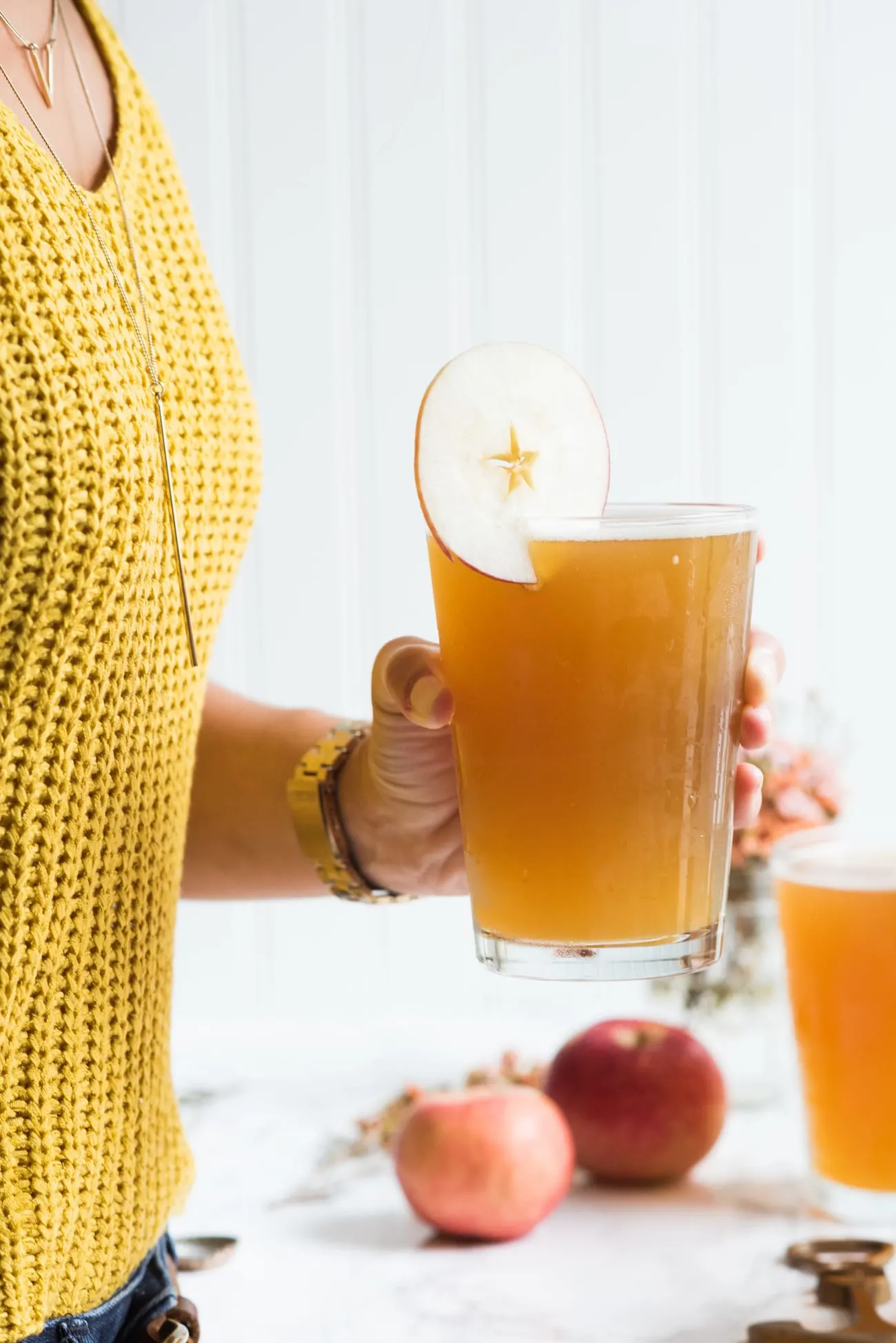 Apple Cider Beermosa | Entertaining tips, party ideas, recipes and more from entertaining blog @cydconverse