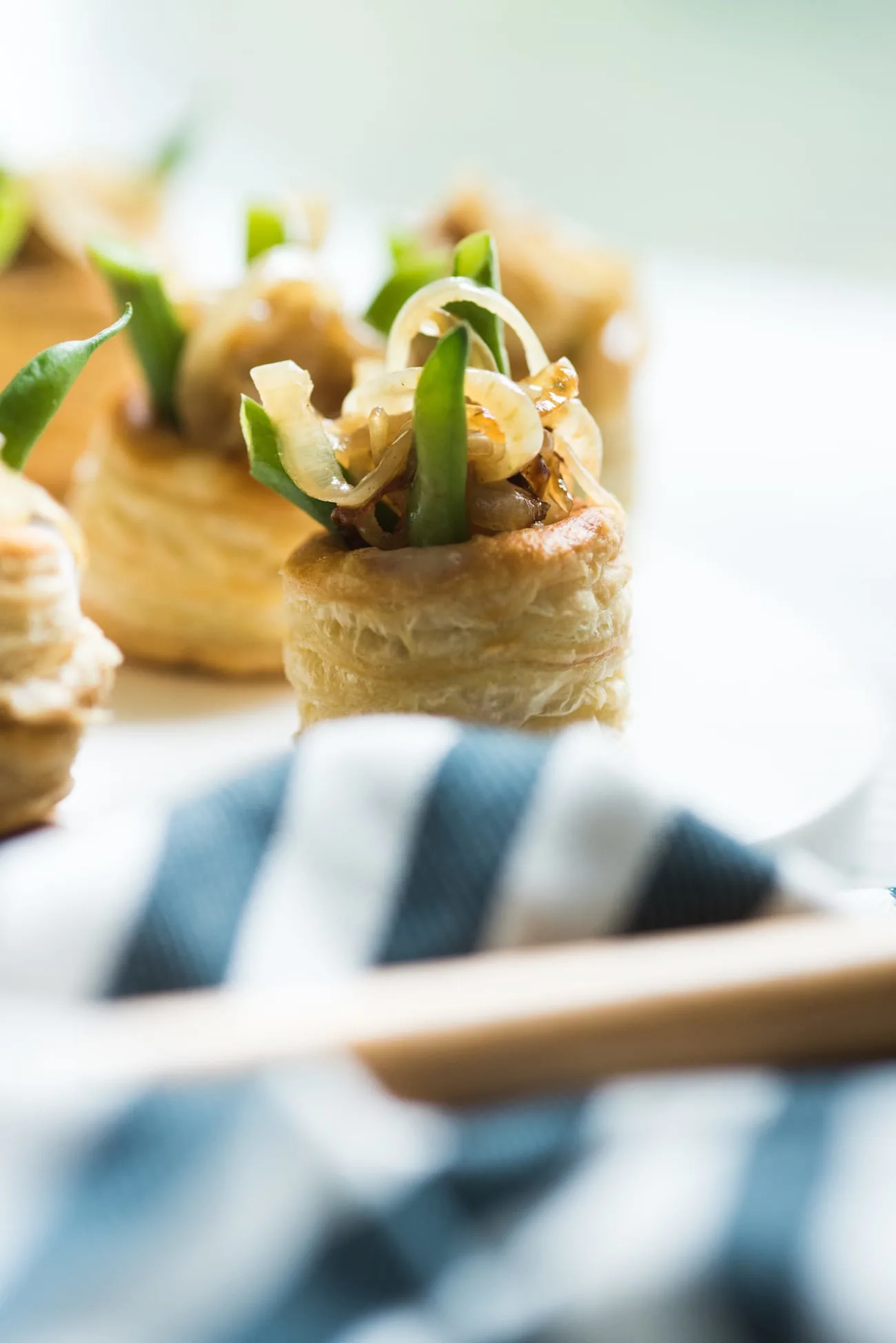 Mini Green Bean Casserole Puffs | Unique Thanksgiving recipes, Thanksgiving appetizers and Thanksgiving hosting tips from entertaining blog @cydconverse