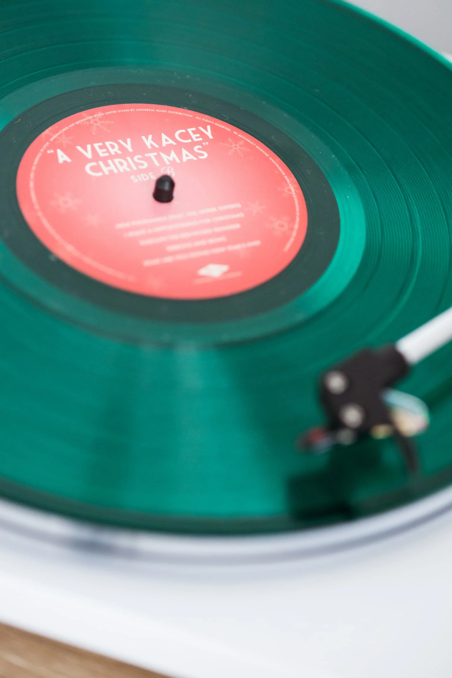 The Best Christmas Albums on Vinyl | Christmas music, holiday entertaining tips, Christmas recipes and more from entertaining blog @cydconverse