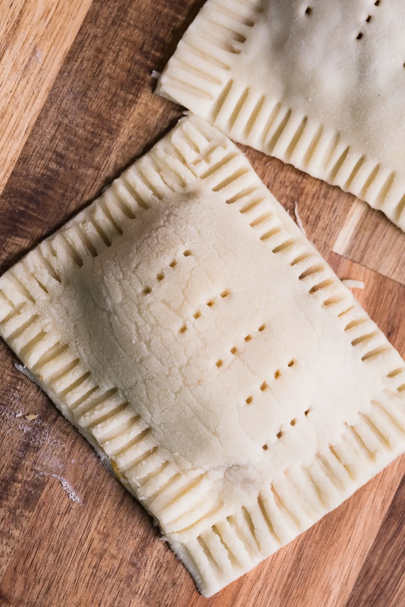 Make these crazy good homemade veggie taco pop tarts for your next game day party! Visit entertaining blog @cydconverse for the recipe