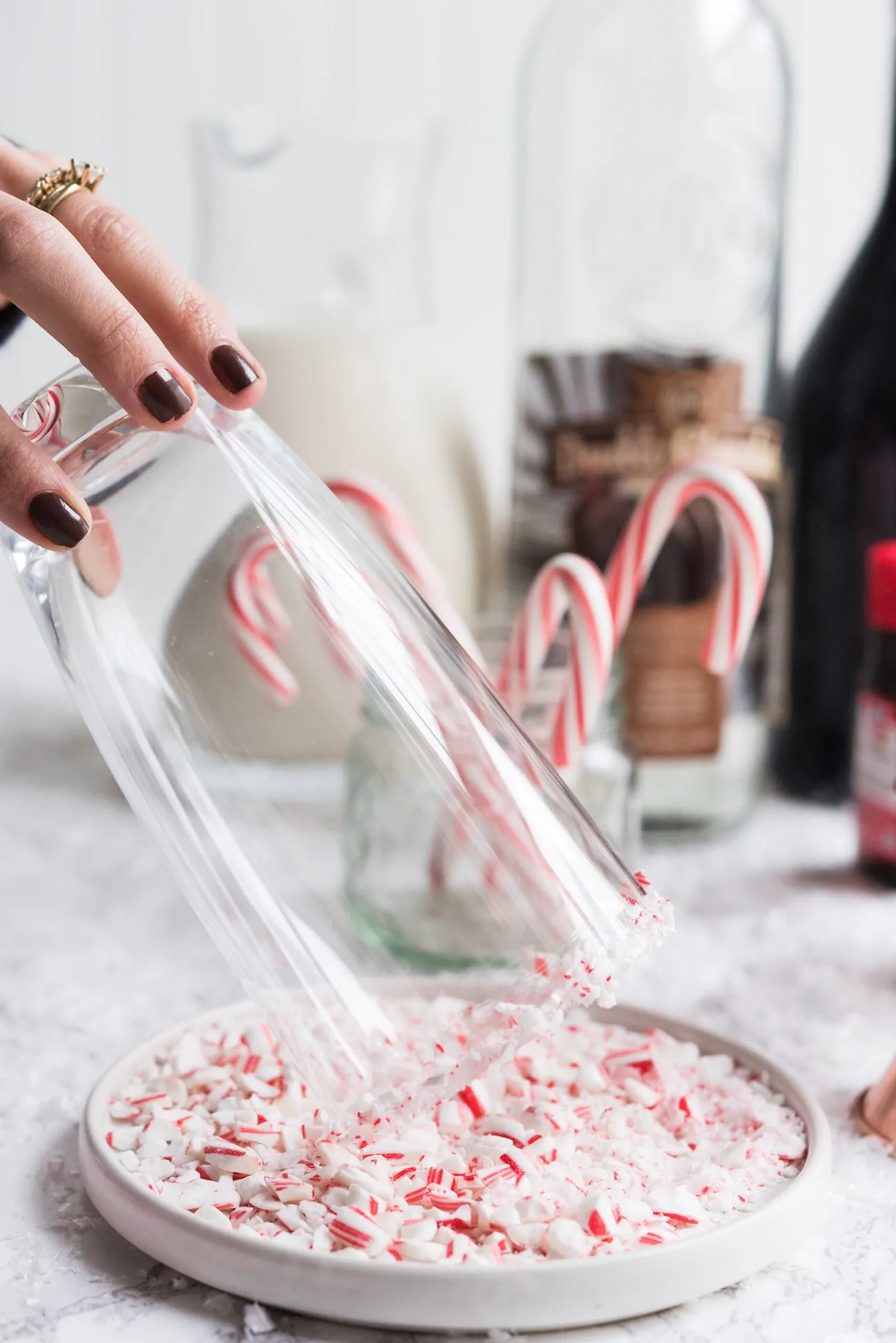 White Chocolate Peppermint White Russian | Christmas cocktails and holiday entertaining tips from entertaining blog @cydconverse