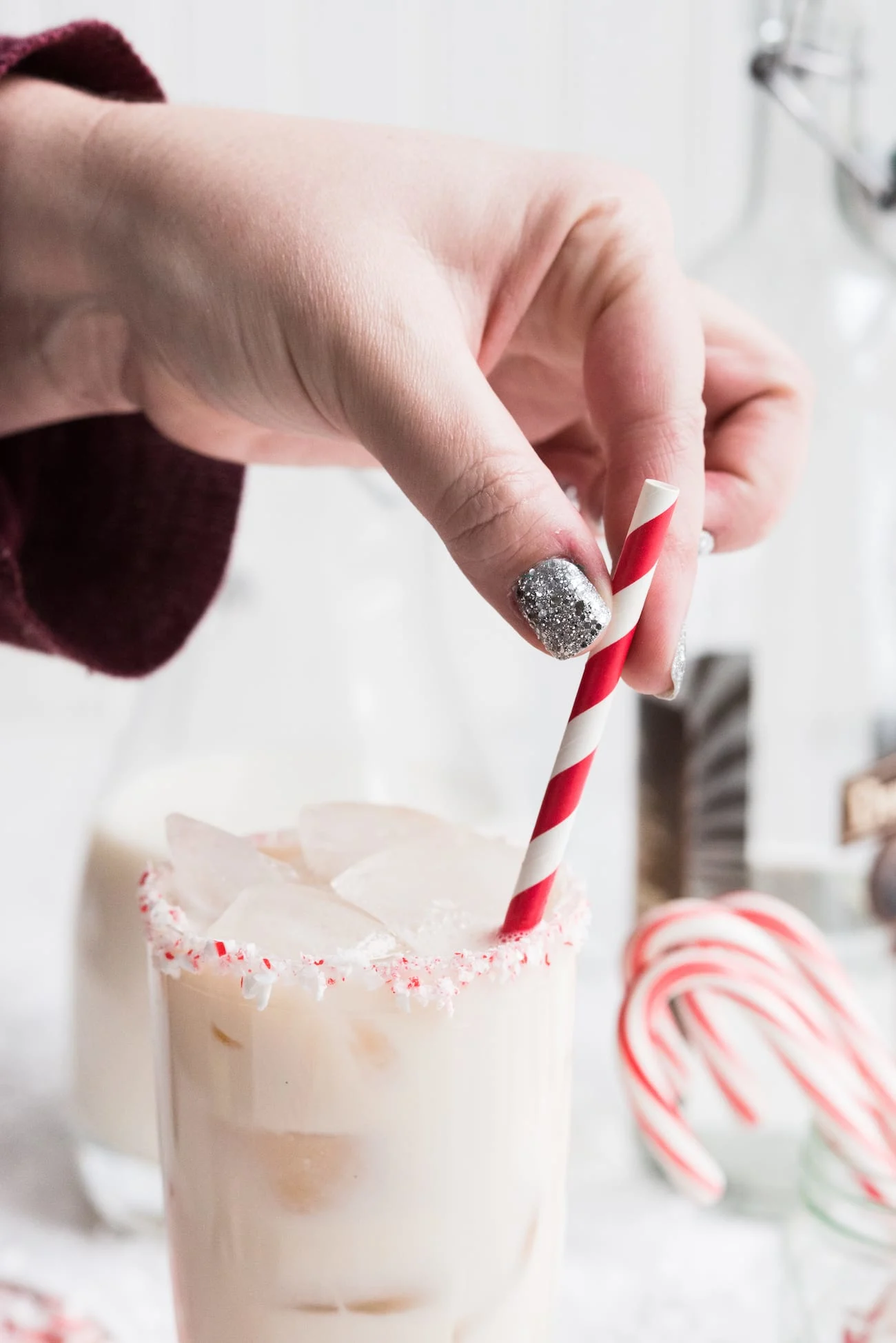 White Chocolate Peppermint White Russian | Christmas cocktails and holiday entertaining tips from entertaining blog @cydconverse