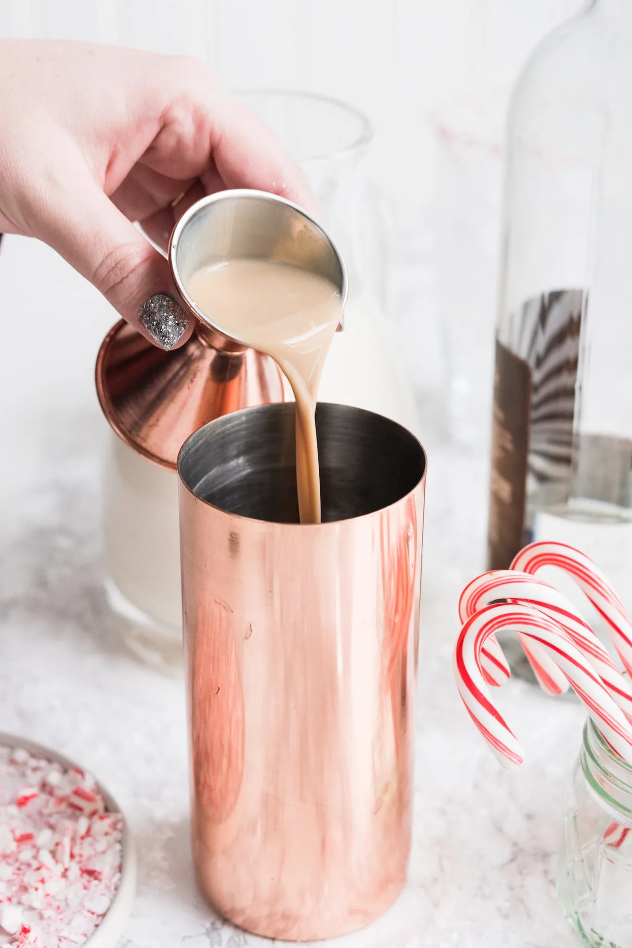 White Chocolate Peppermint White Russian | Christmas cocktails and holiday entertaining tips from entertaining blog @cydconverse