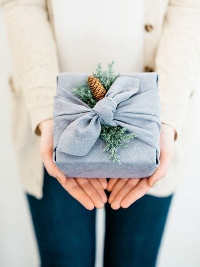 That’s a Wrap! 10 Chic + Cozy Christmas Gift Wrapping Ideas thumbnail