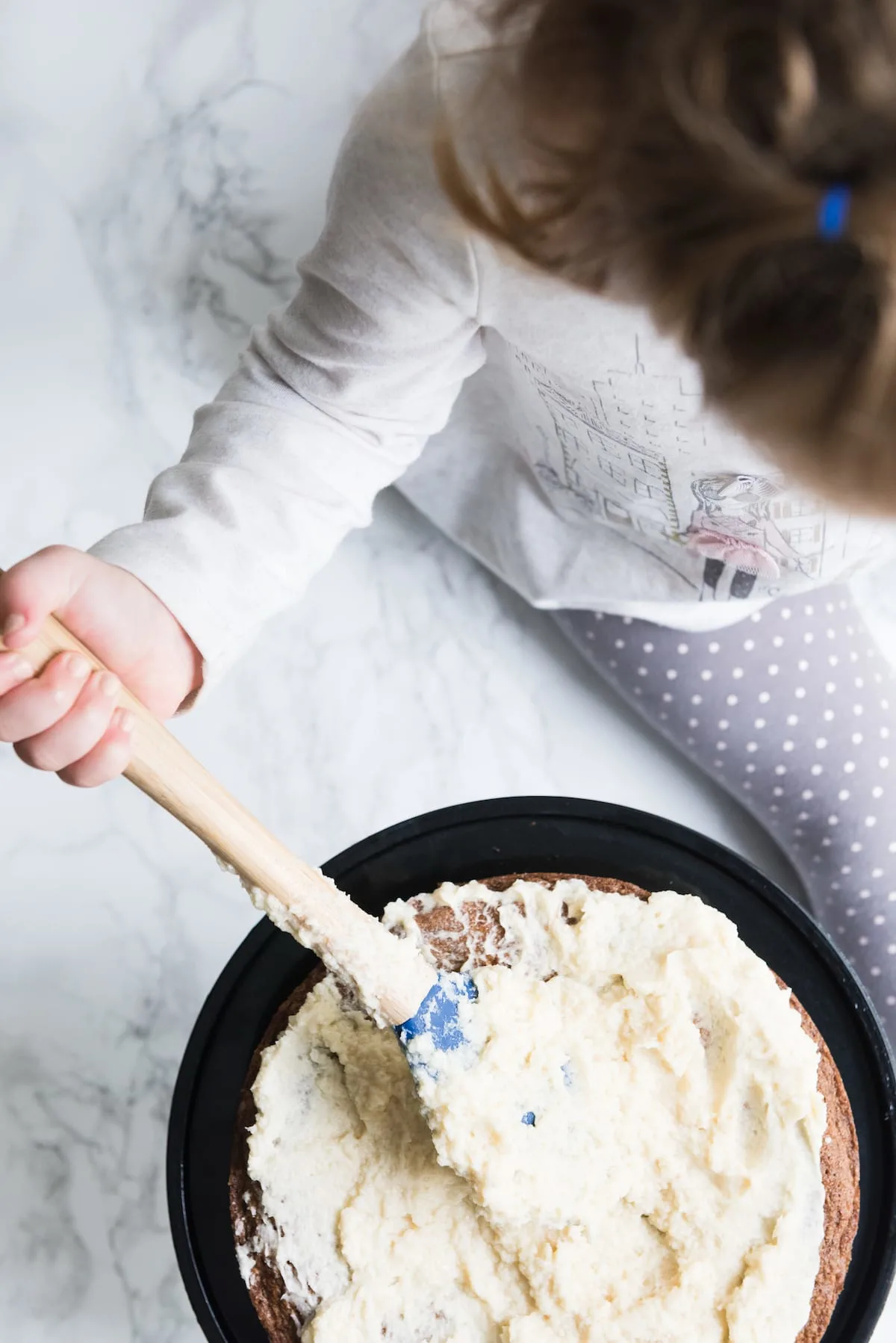 Tips for Baking with Kids and Easy Baking Recipes for Kids | Christmas entertaining, Christmas baking, Christmas cookie recipes and entertaining tips from entertaining blog @cydconverse