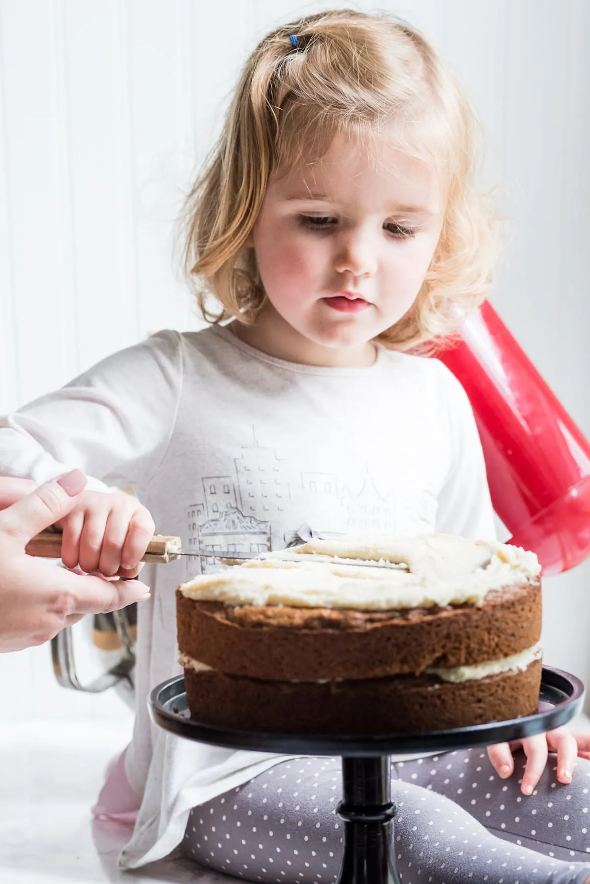 Tips for Baking with Kids and Easy Baking Recipes for Kids | Christmas entertaining, Christmas baking, Christmas cookie recipes and entertaining tips from entertaining blog @cydconverse