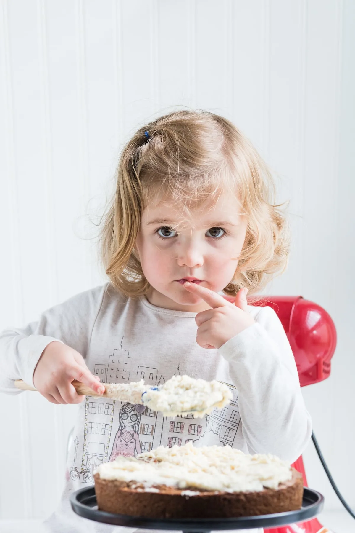 Tips for Baking with Kids and Easy Baking Recipes for Kids | Christmas entertaining, Christmas baking, Christmas cookie recipes and entertaining tips from entertaining blog @cydconverse