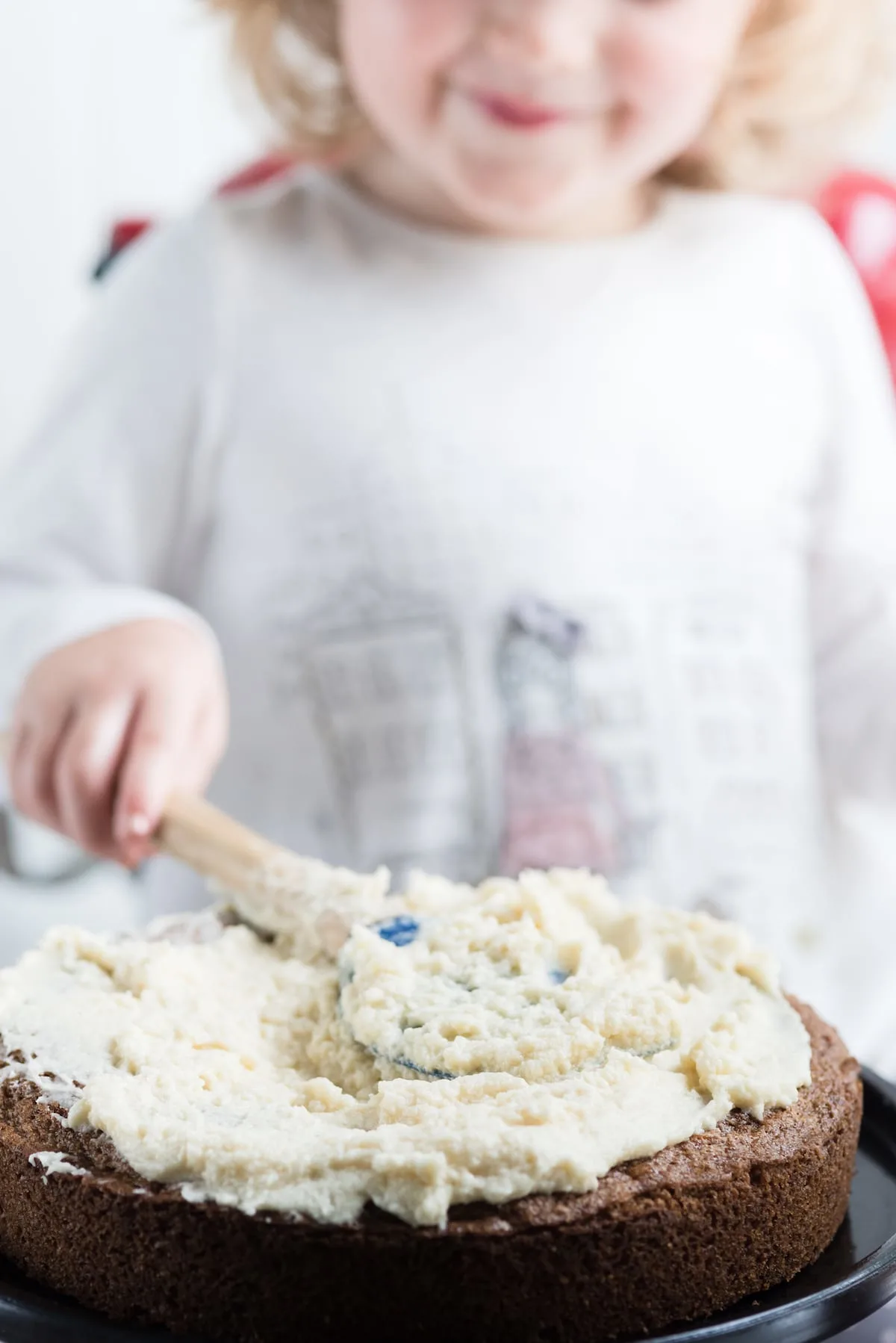 Tips for Baking with Kids and Easy Baking Recipes for Kids | Christmas entertaining, Christmas baking, Christmas cookie recipes and entertaining tips from entertaining blog @cydconverse