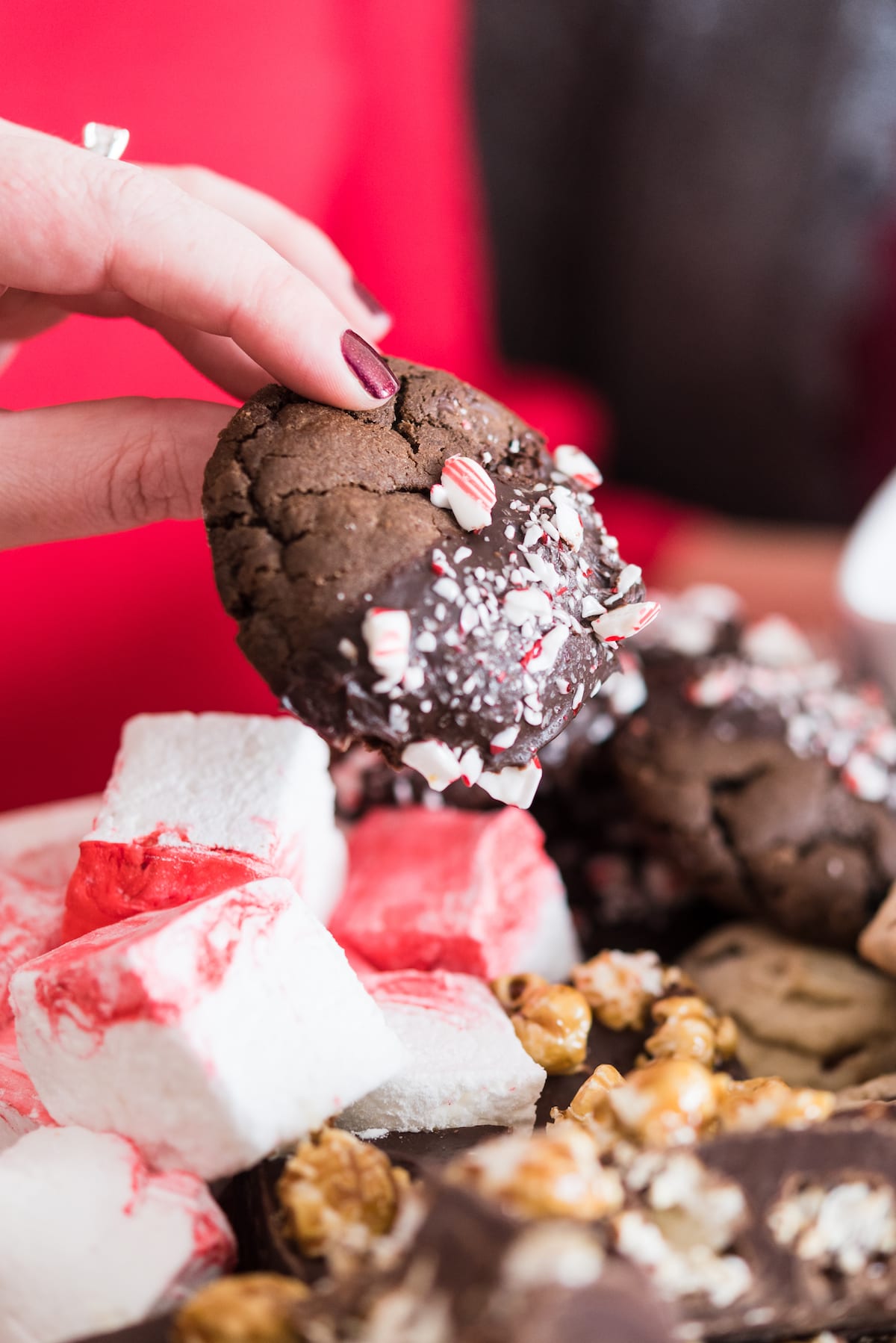 Elevate your yearly cookie platter game with an epic Christmas cookie board! Get the best Christmas cookie recipes, Christmas party ideas, entertaining tips, Christmas cocktails and more from entertaining blog @cydconverse