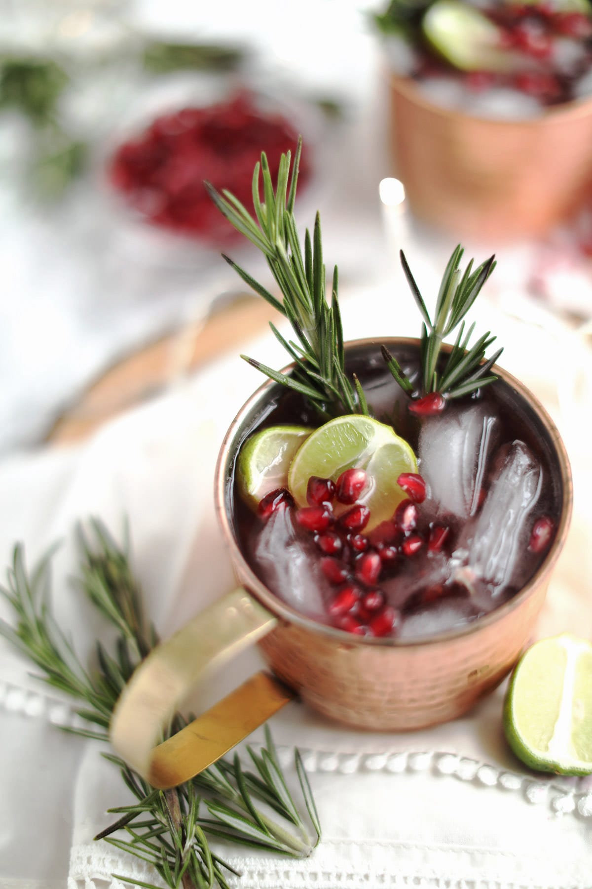 A Kris Kringle North Pole Moscow Mule | Christmas cocktails, Christmas recipes and Christmas party ideas from entertaining blog @cydconverse