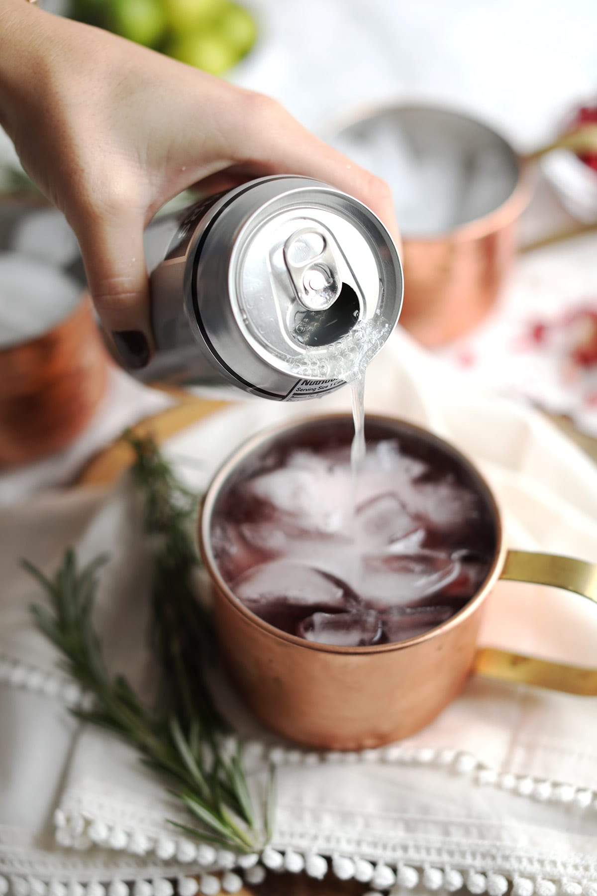 A Kris Kringle North Pole Moscow Mule | Christmas cocktails, Christmas recipes and Christmas party ideas from entertaining blog @cydconverse