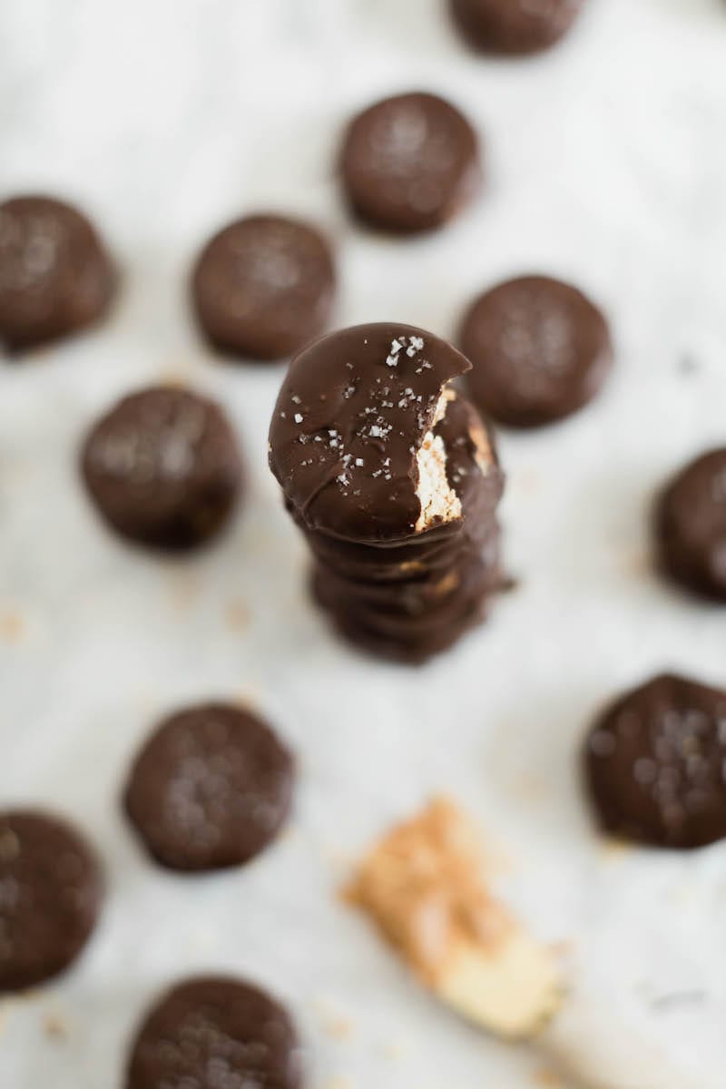 No-Bake Homemade Peanut Butter Cups (Made with Crackers!) - The ...