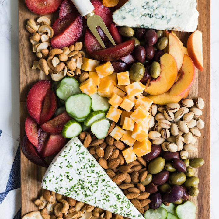 Easy Party Appetizers: Summer Harvest Cheese Board from @cydconverse