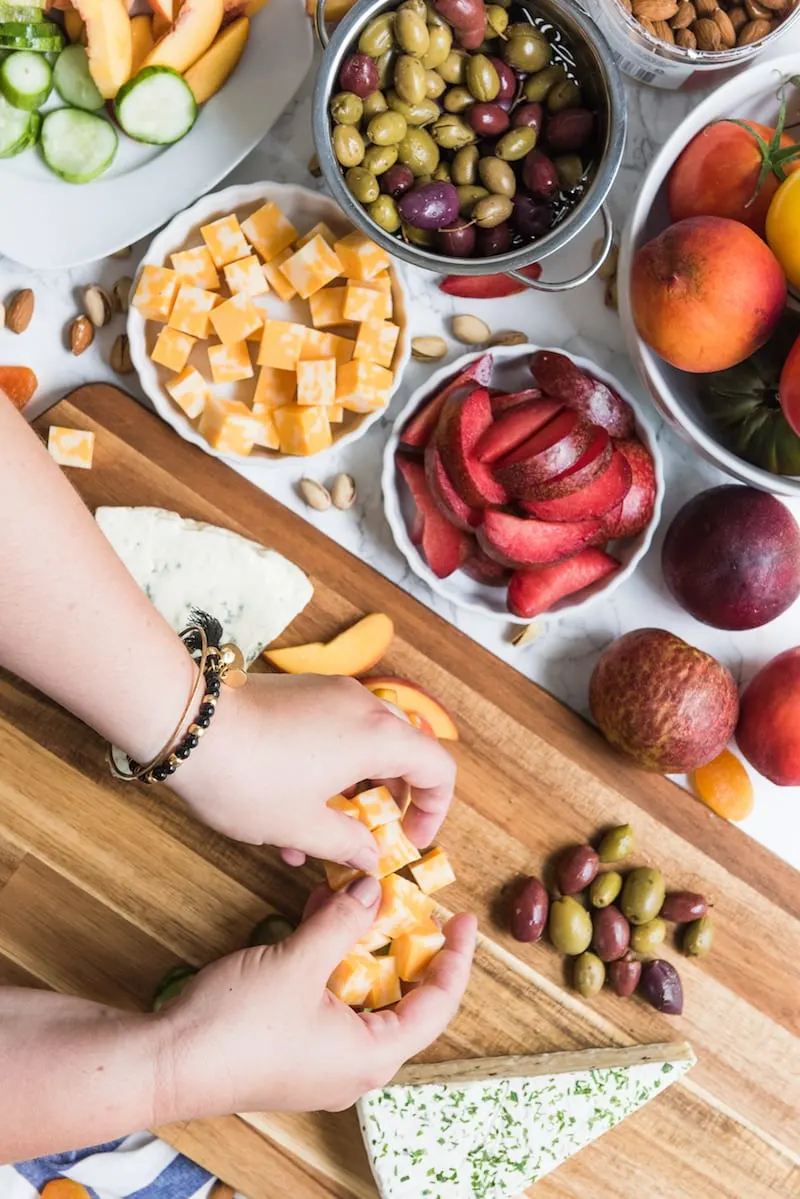 Easy Party Appetizers: Summer Harvest Cheese Board from @cydconverse