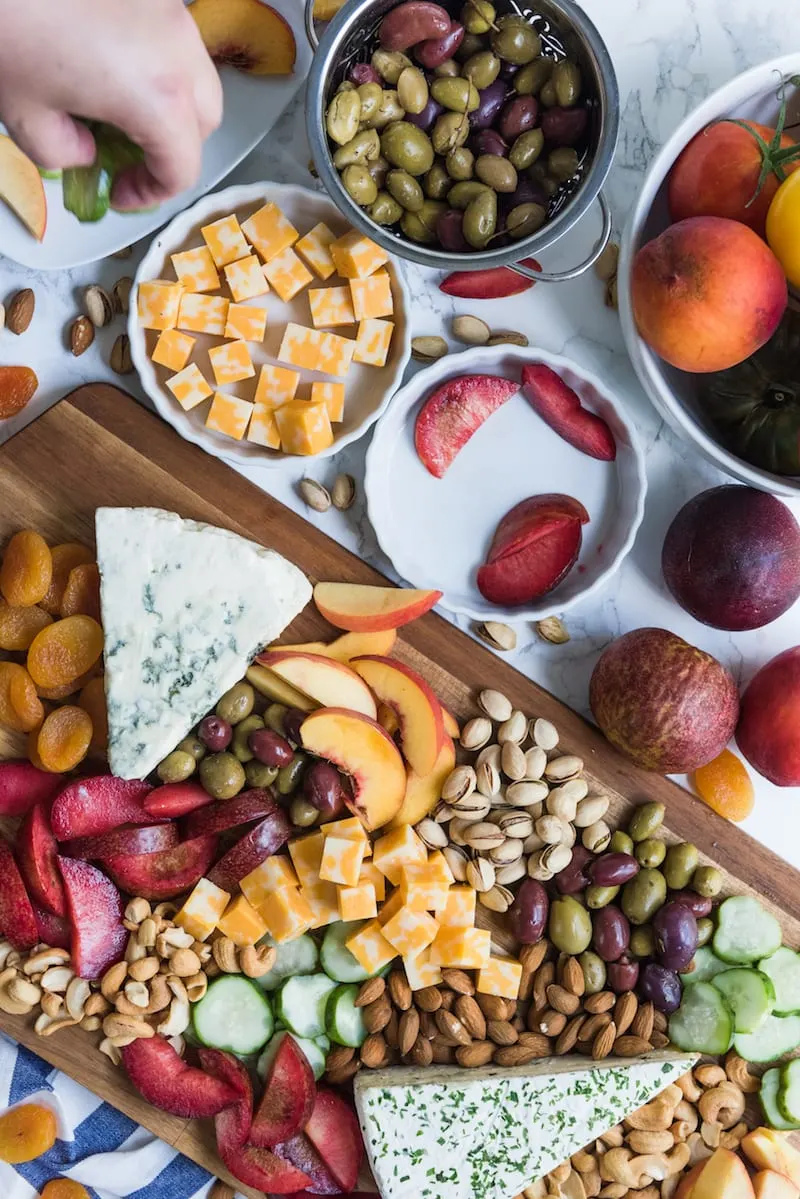 Easy Party Appetizers: Summer Harvest Cheese Board from @cydconverse