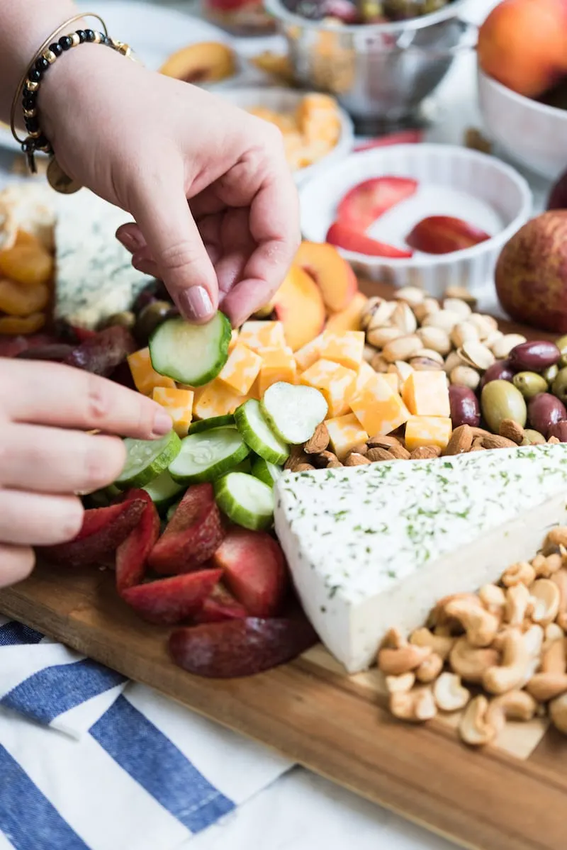 Easy Party Appetizers: Summer Harvest Cheese Board from @cydconverse