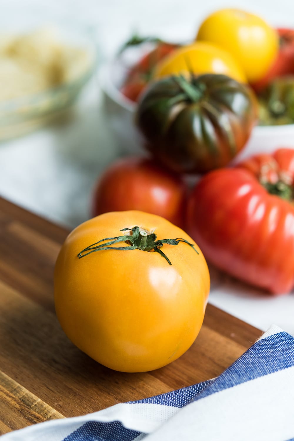 An Easy Tomato Tart: Entertaining ideas, summer party ideas, easy summer recipes from @cydconverse