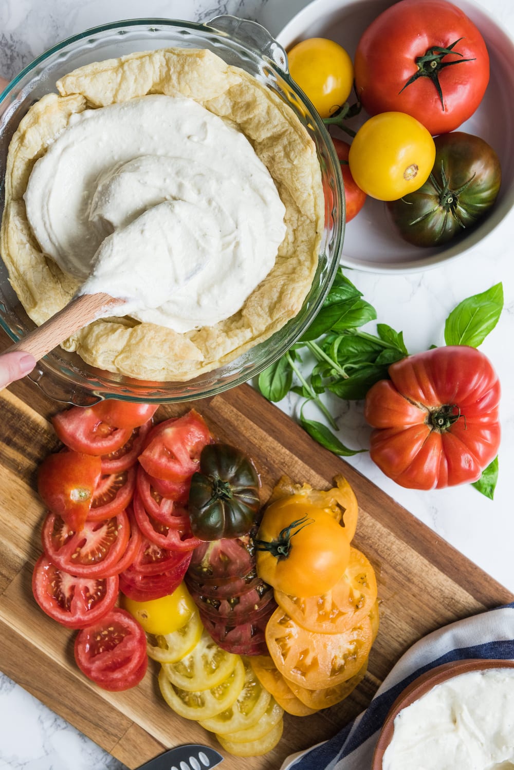 An Easy Tomato Tart: Entertaining ideas, summer party ideas, easy summer recipes from @cydconverse