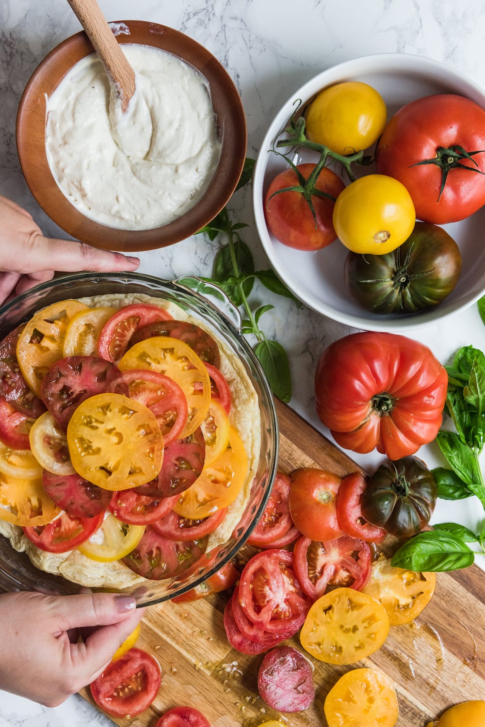 An Easy Tomato Tart: Entertaining ideas, summer party ideas, easy summer recipes from @cydconverse