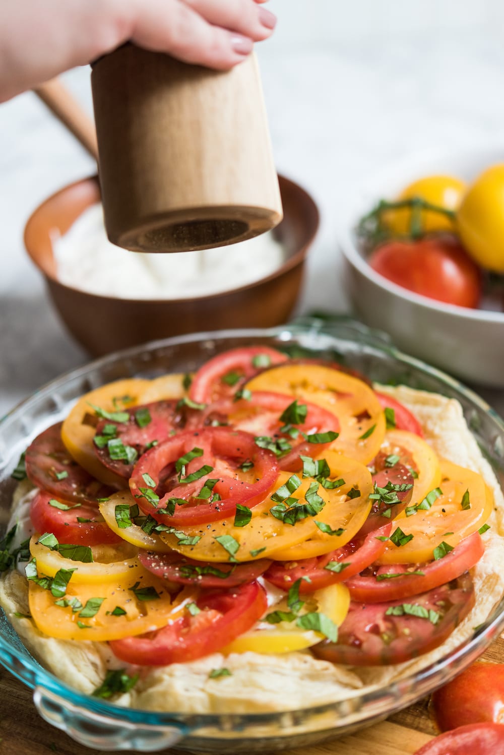 An Easy Tomato Tart: Entertaining ideas, summer party ideas, easy summer recipes from @cydconverse