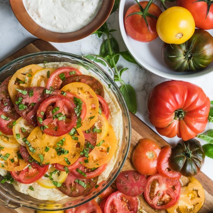 An Easy Tomato Tart: Entertaining ideas, summer party ideas, easy summer recipes from @cydconverse