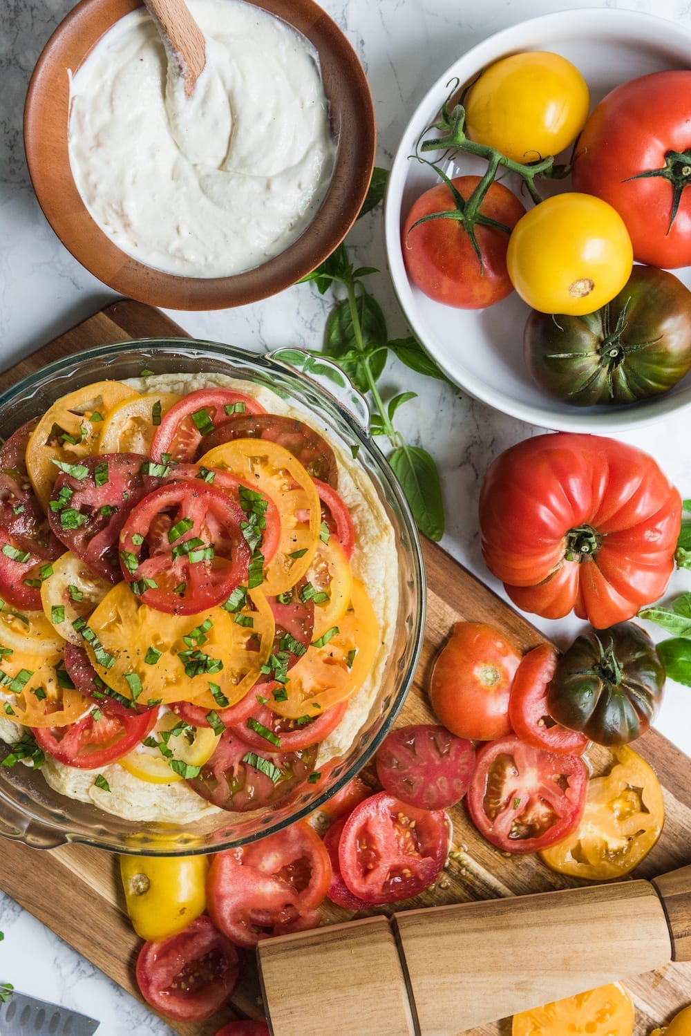 An Easy Tomato Tart: Entertaining ideas, summer party ideas, easy summer recipes from @cydconverse