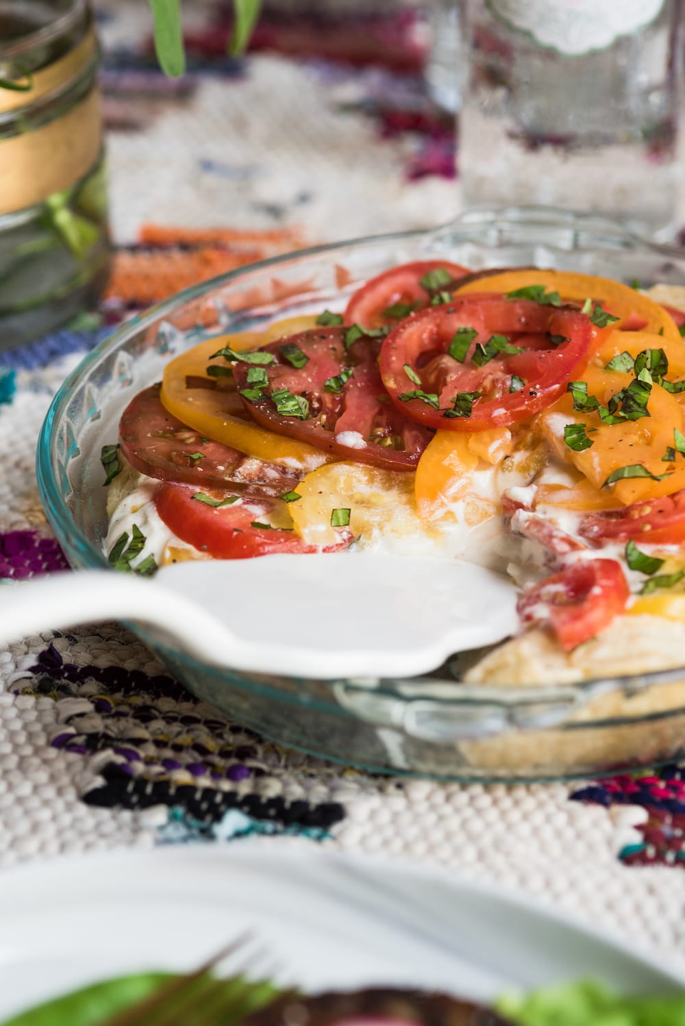 An Easy Tomato Tart: Entertaining ideas, summer party ideas, easy summer recipes from @cydconverse