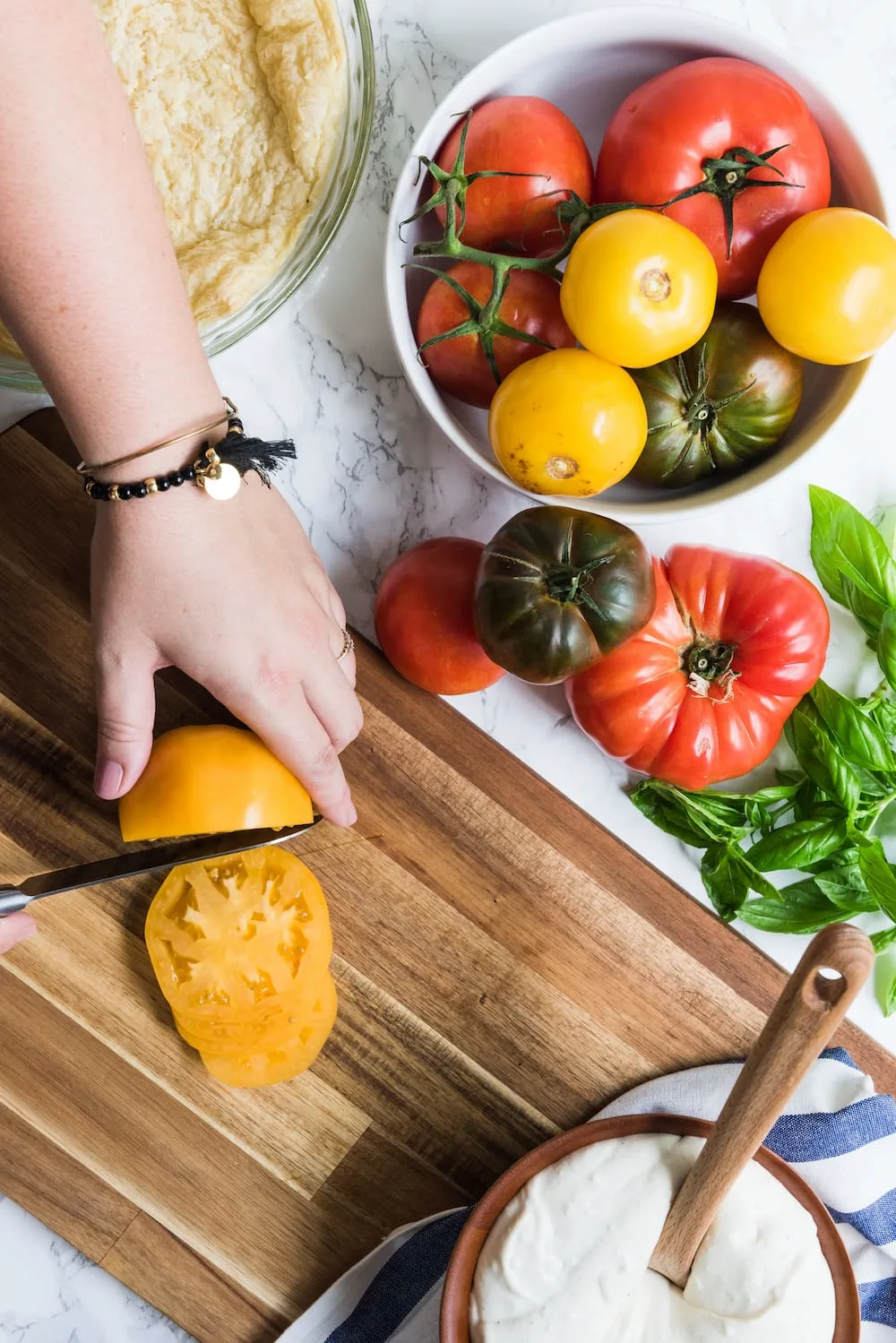 An Easy Tomato Tart: Entertaining ideas, summer party ideas, easy summer recipes from @cydconverse