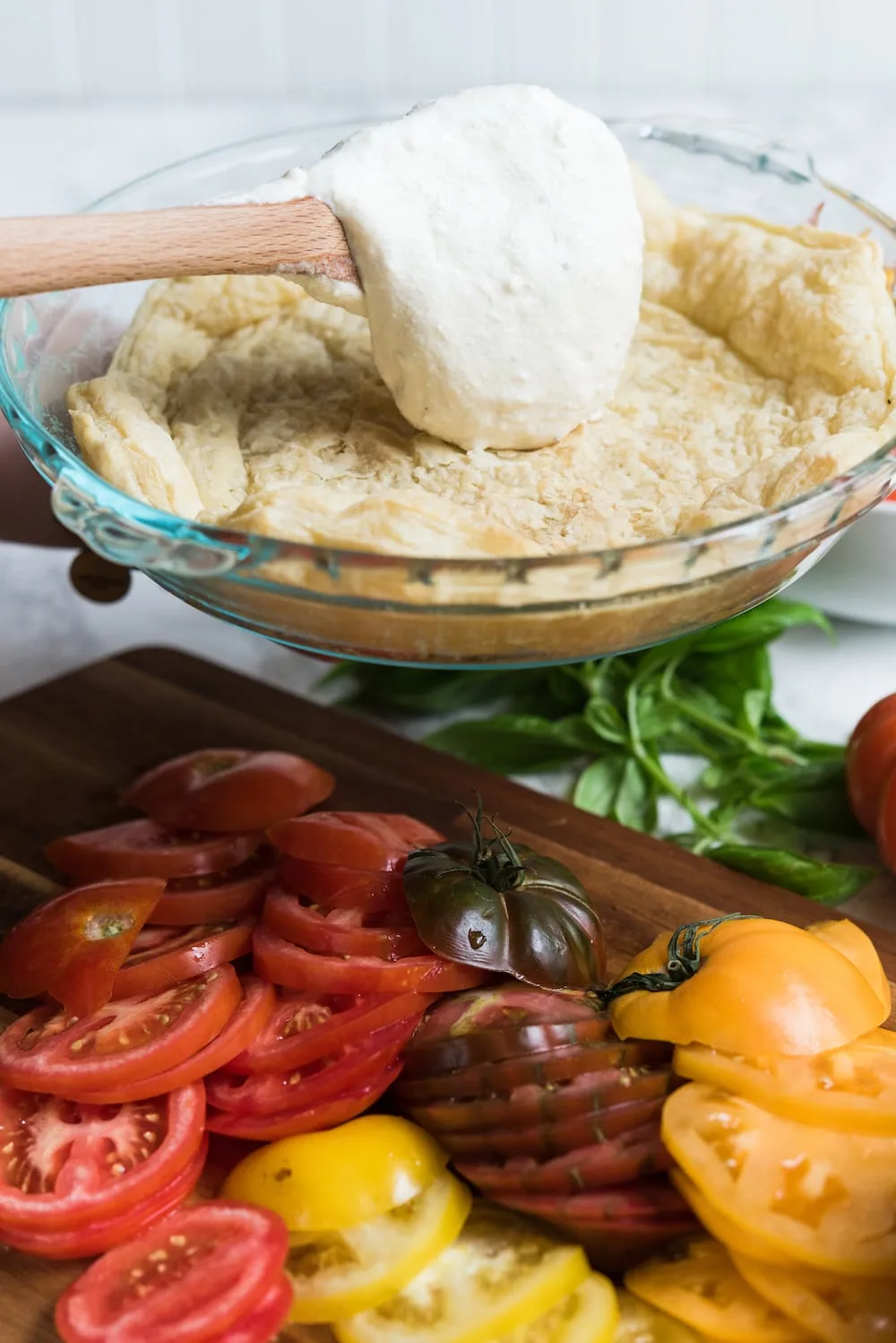 An Easy Tomato Tart: Entertaining ideas, summer party ideas, easy summer recipes from @cydconverse