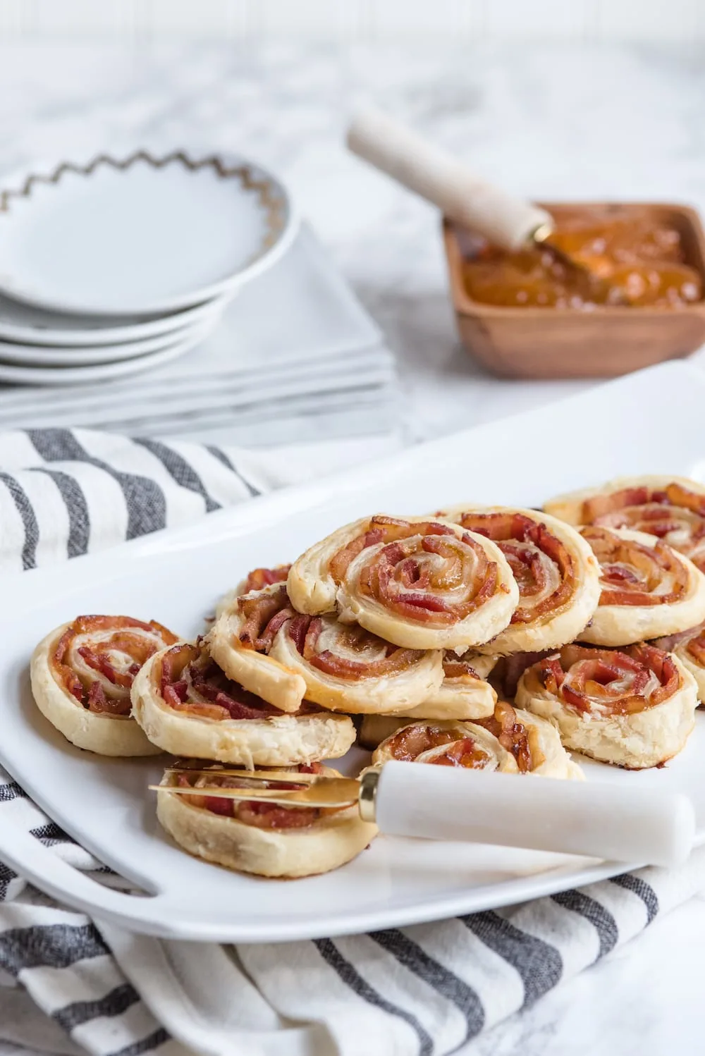 Easy Party Appetizers: Bacon and Jam Pinwheels Recipe