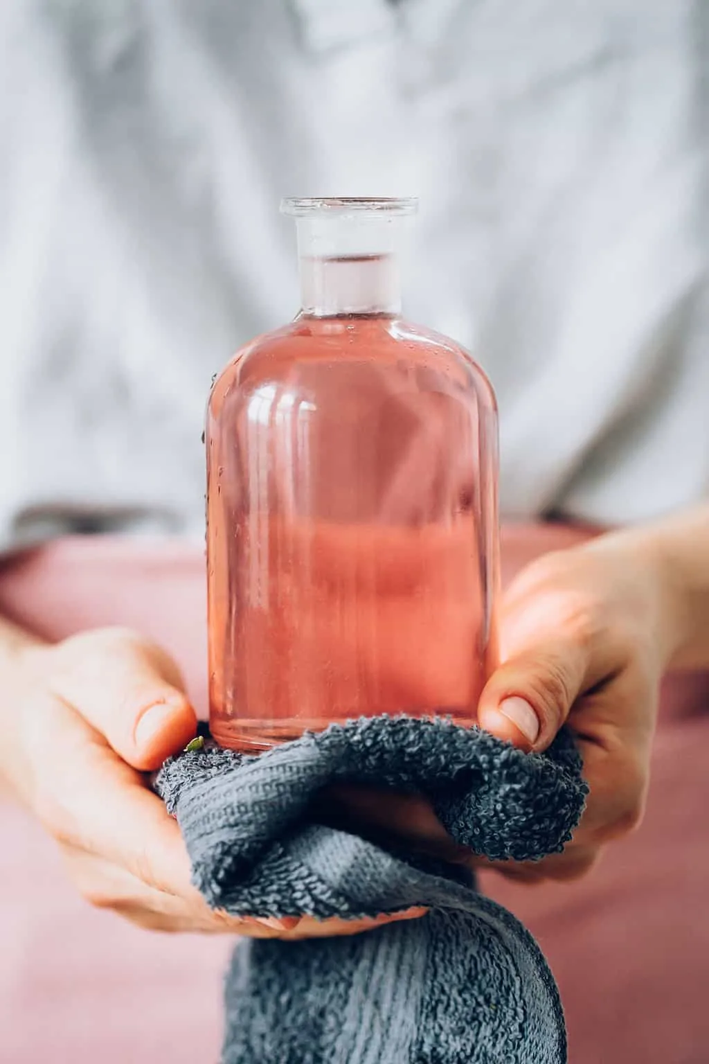 DIY Gifts for Mom: DIY Rose Water Toner