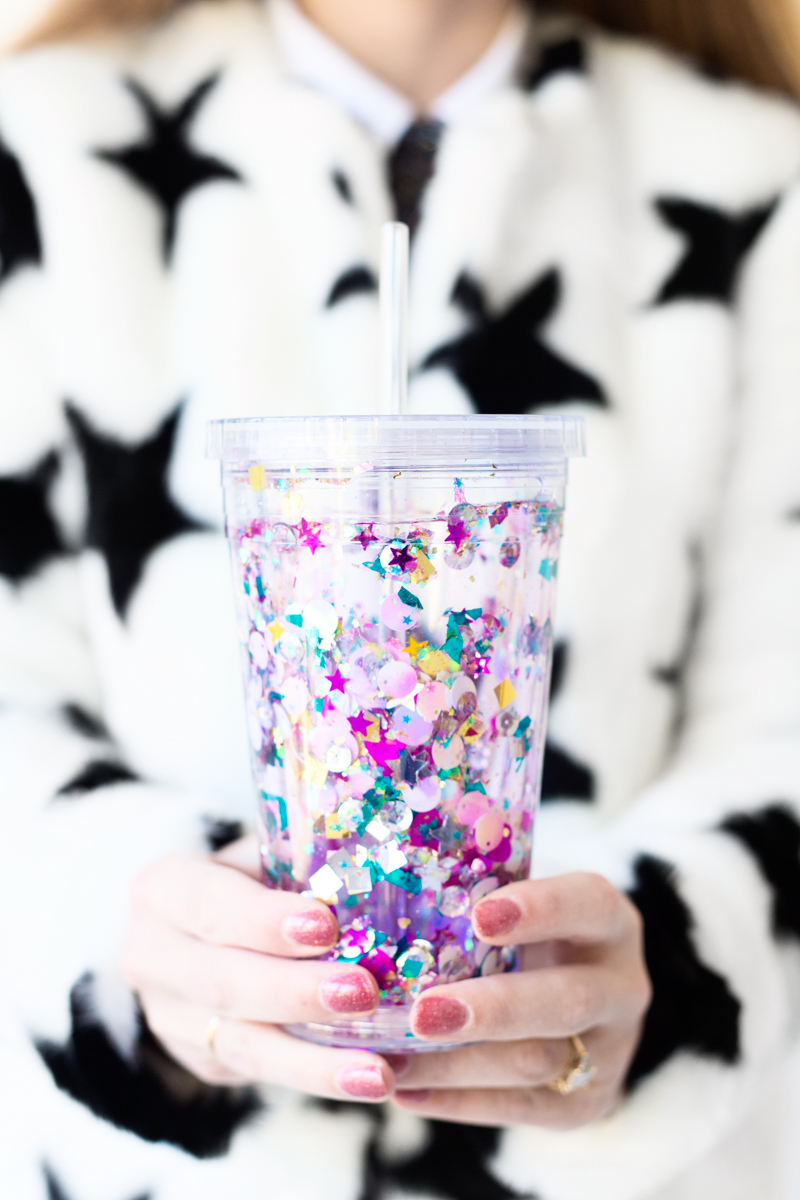 DIY Gifts for Mom: DIY Glitter Tumbler