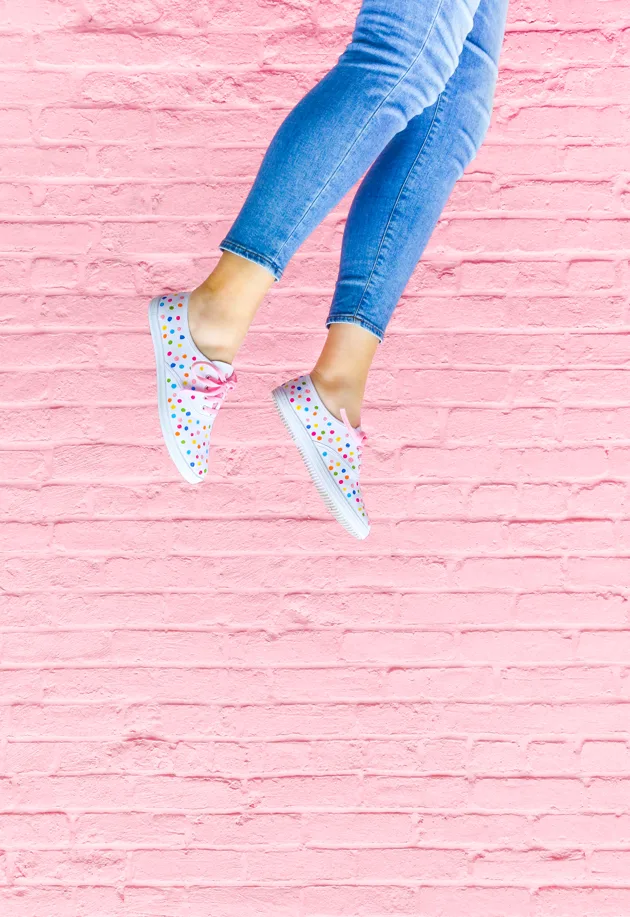 DIY Gifts for Mom: DIY Confetti Shoes