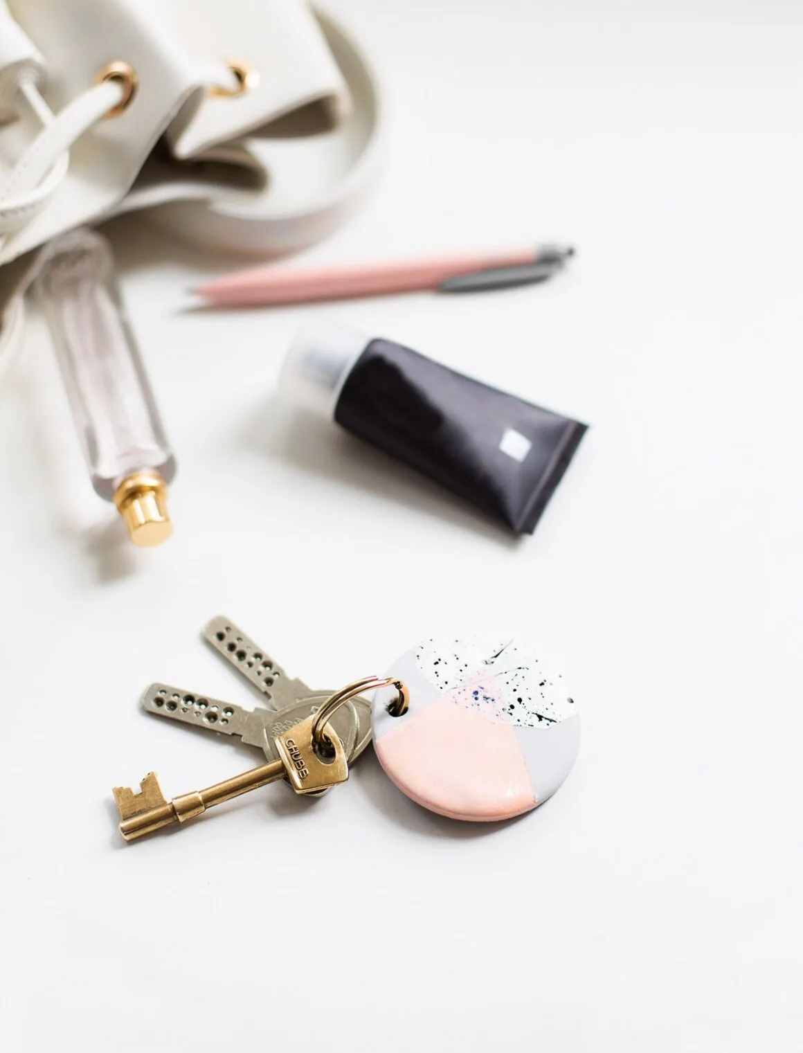 DIY Gifts for Mom: DIY Splattered Keychain