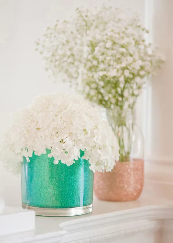 DIY Gifts for Mom: DIY Glitter Vase