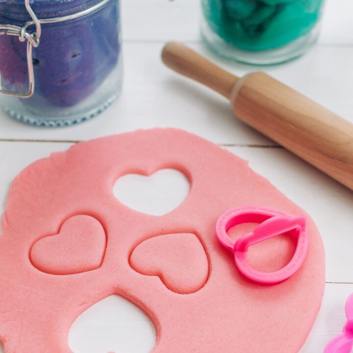 How to Make Easy Homemade Playdough